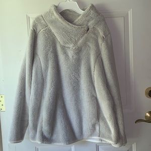 Super Soft Fuzzy Pullover! White with Gold Undertone